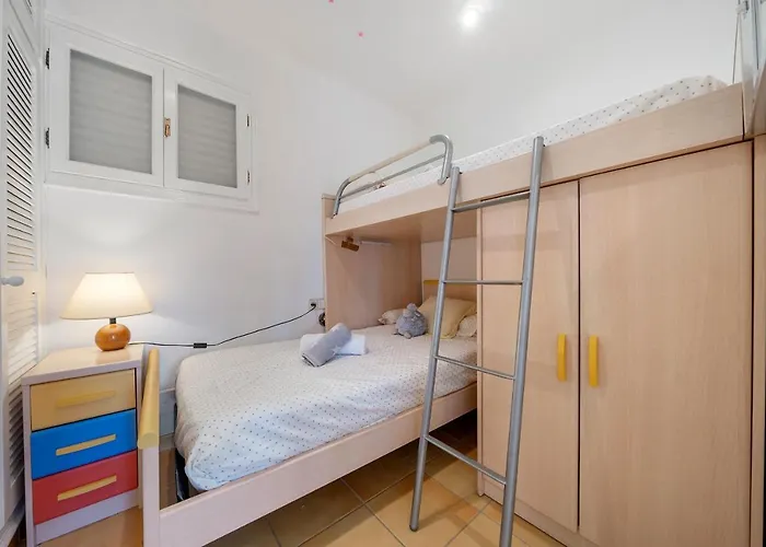 Hauzify I Joy Apartment